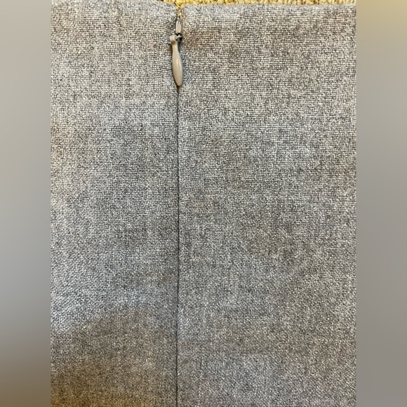 UNIQLO short sleeve grey shift dress with back zip and front pockets size XS - Picture 4 of 10